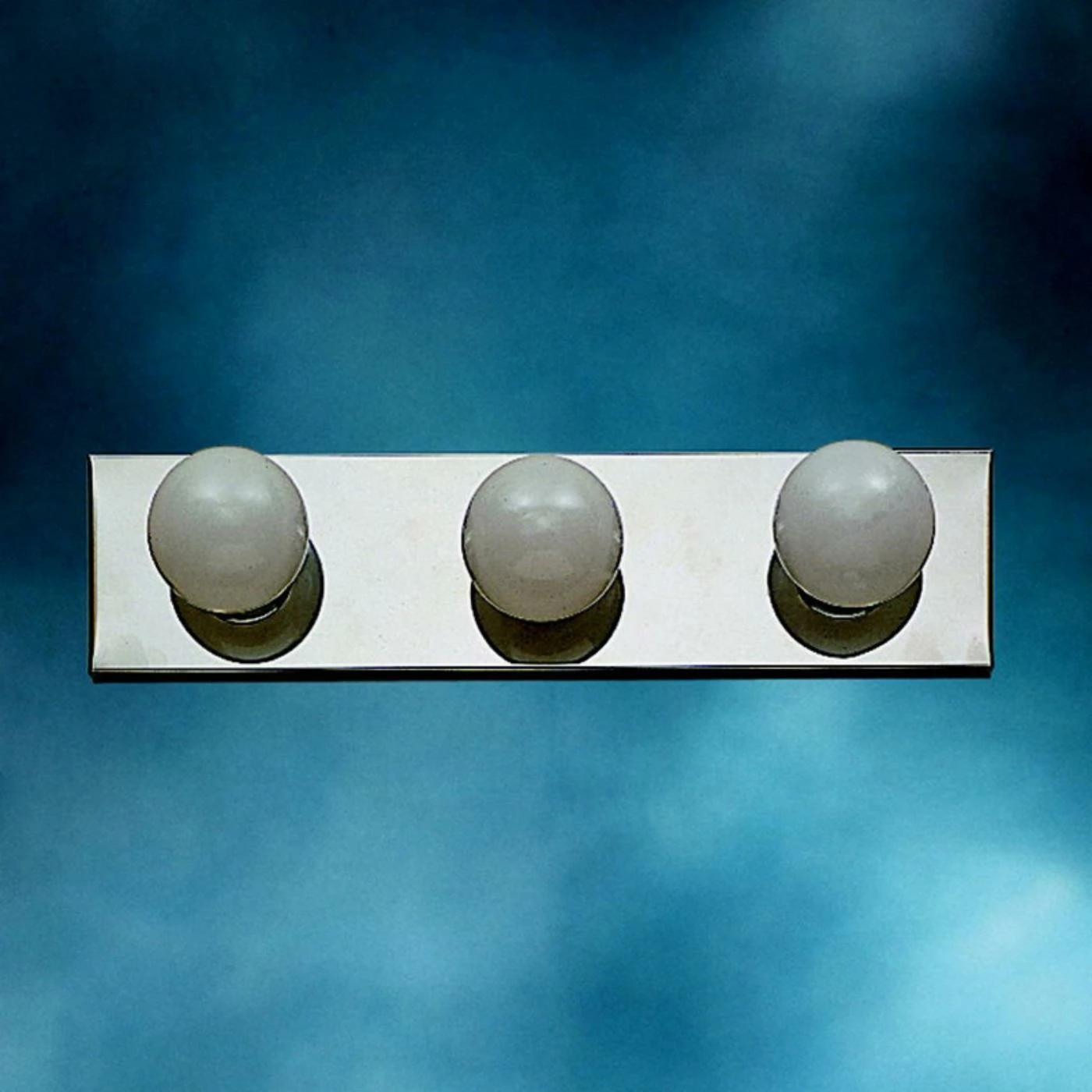 Buy β Modern / Contemporary Kichler 623 Vanity - 18 In. π 3 Buy β Modern / Contemporary Kichler 623 Vanity - 18 In. π